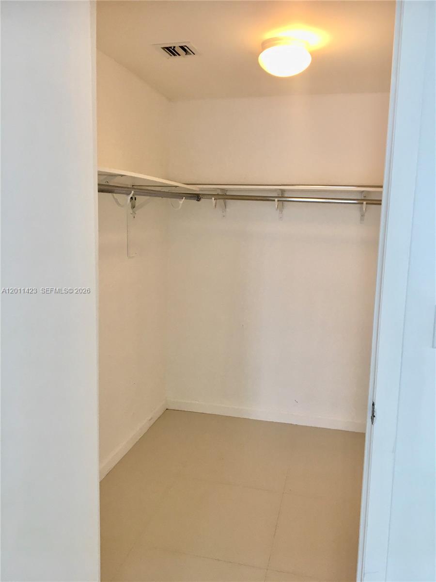 475 Brickell Avenue #1614, Miami FL 33131