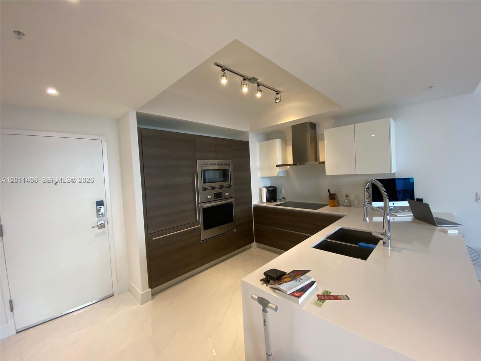 301 Altara Ave #805, Coral Gables FL 33146