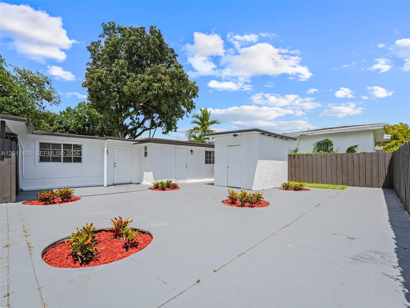 521 SW 64th Ct, Miami FL 33144
