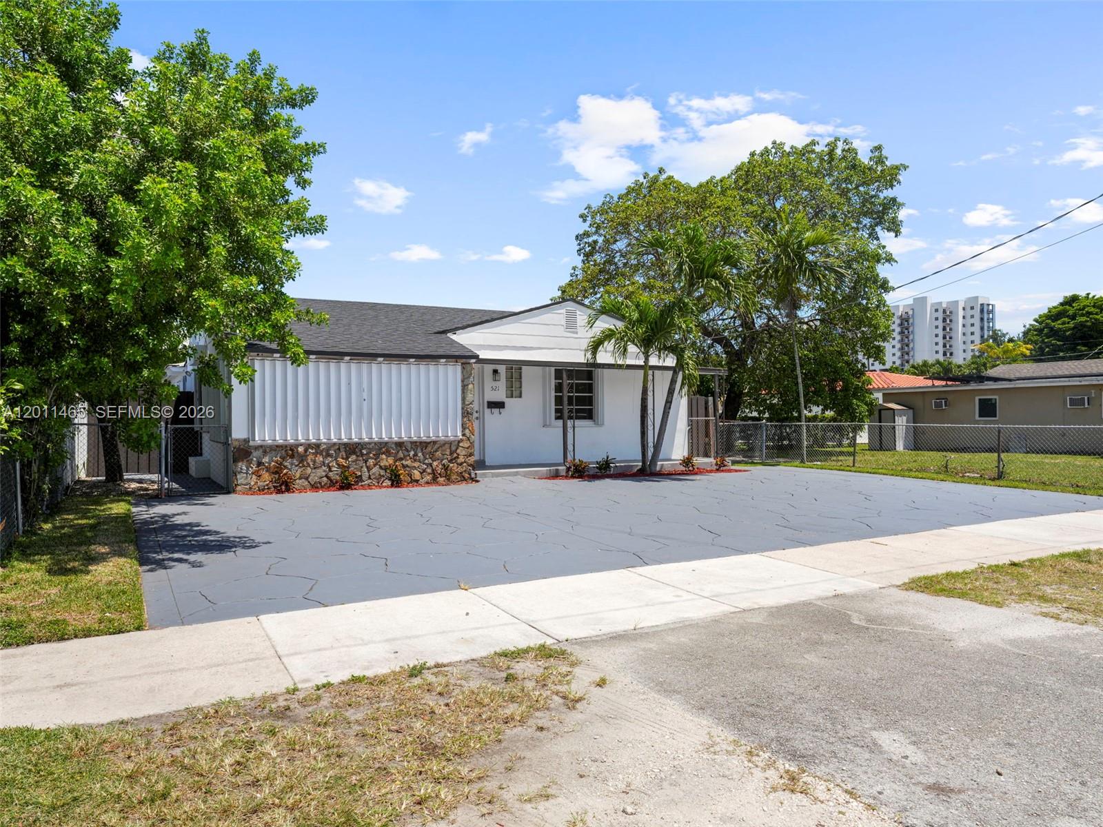 521 SW 64th Ct, Miami FL 33144