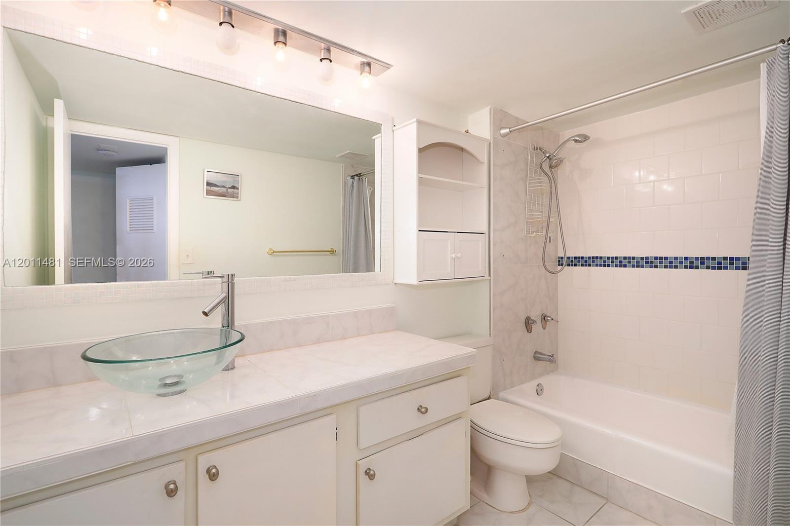 780 NE 69th St #404, Miami FL 33138