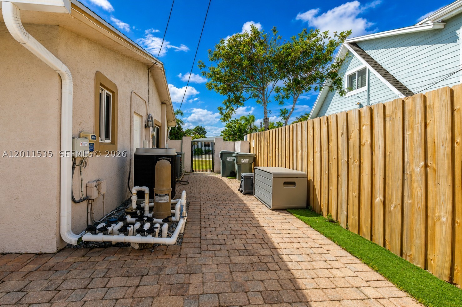 1660 NE 25th Ave, Pompano Beach FL 33062