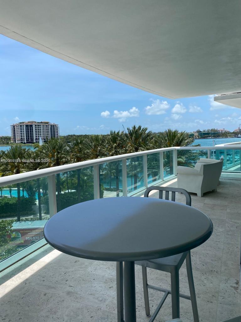 1000 S Pointe Dr #405, Miami Beach FL 33139