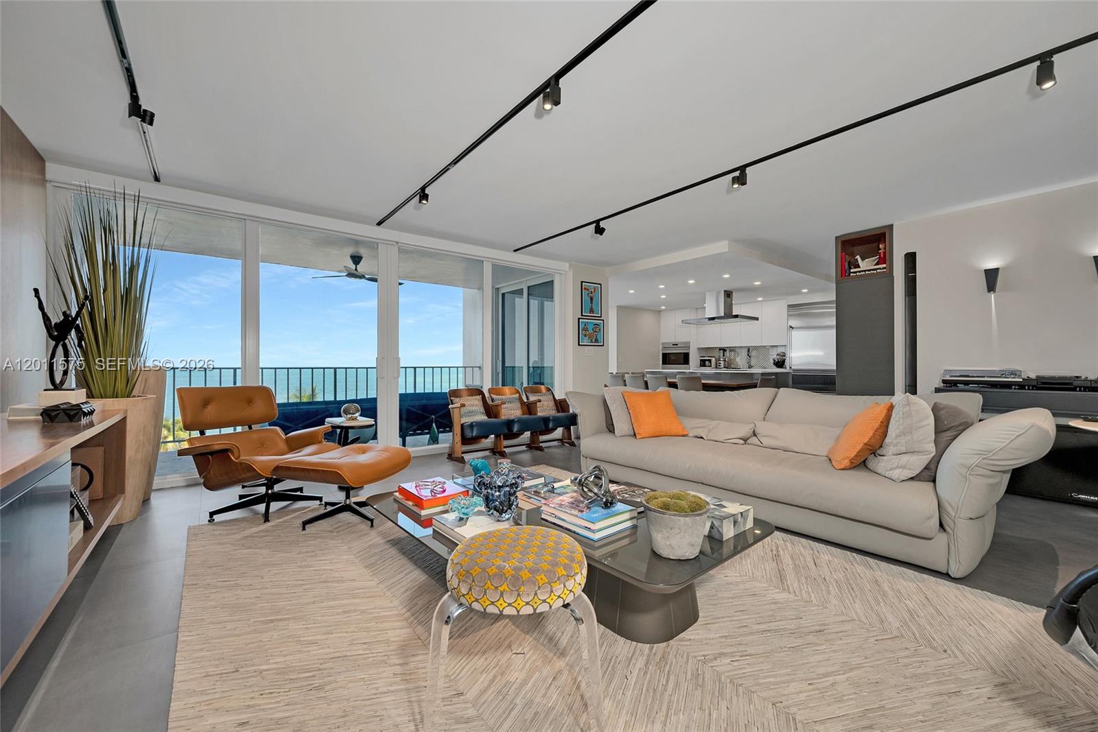 881 Ocean Dr #7D, Key Biscayne FL 33149