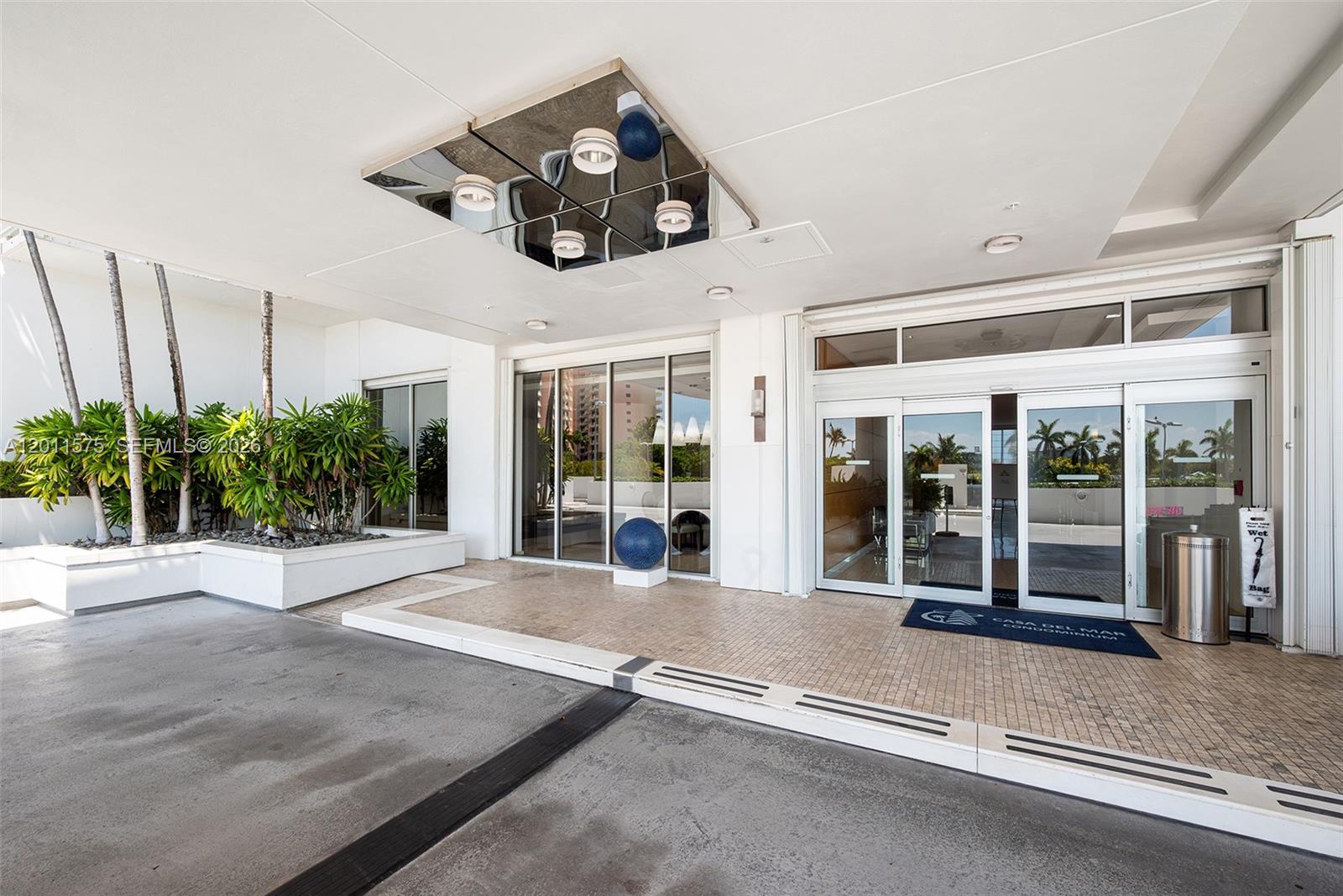 881 Ocean Dr #7D, Key Biscayne FL 33149