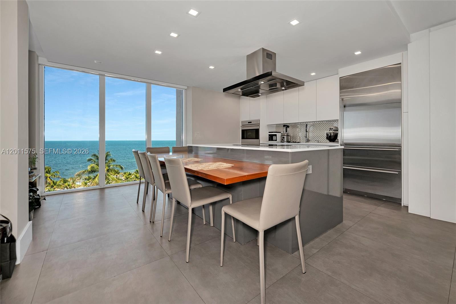881 Ocean Dr #7D, Key Biscayne FL 33149