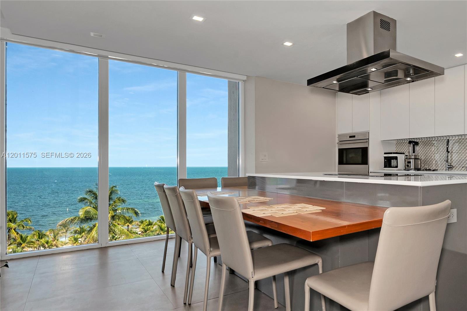 881 Ocean Dr #7D, Key Biscayne FL 33149