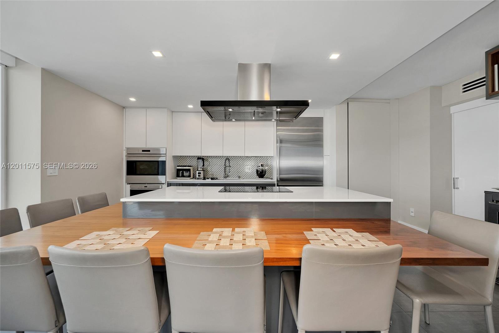 881 Ocean Dr #7D, Key Biscayne FL 33149