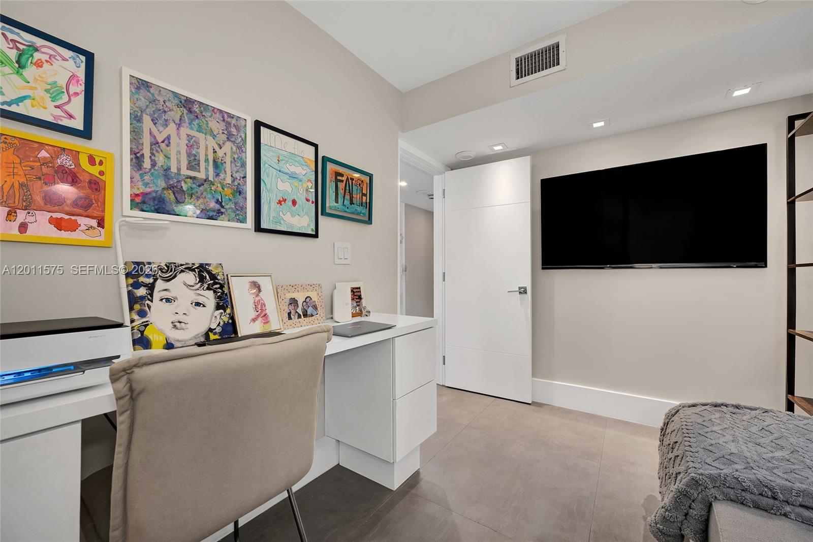 881 Ocean Dr #7D, Key Biscayne FL 33149