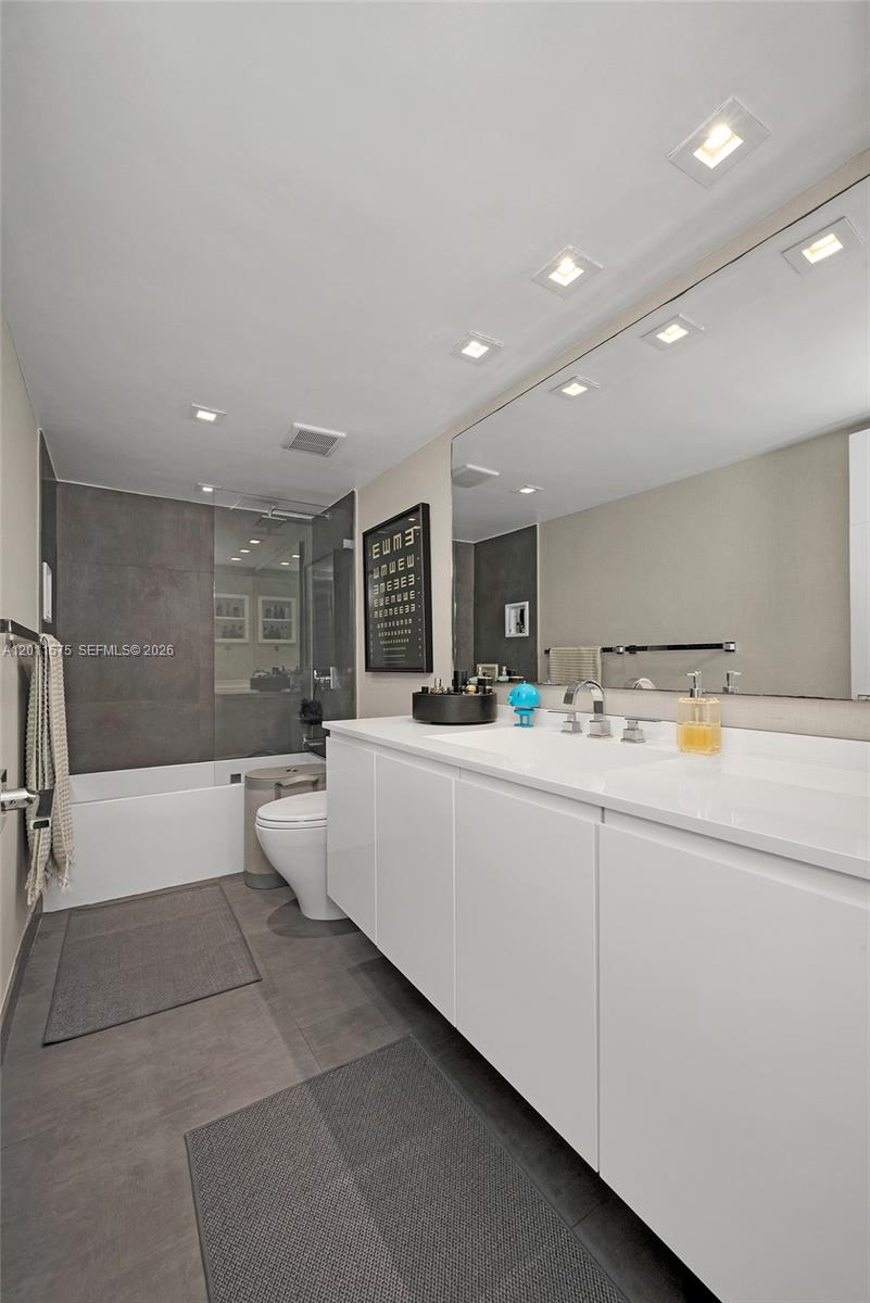 881 Ocean Dr #7D, Key Biscayne FL 33149