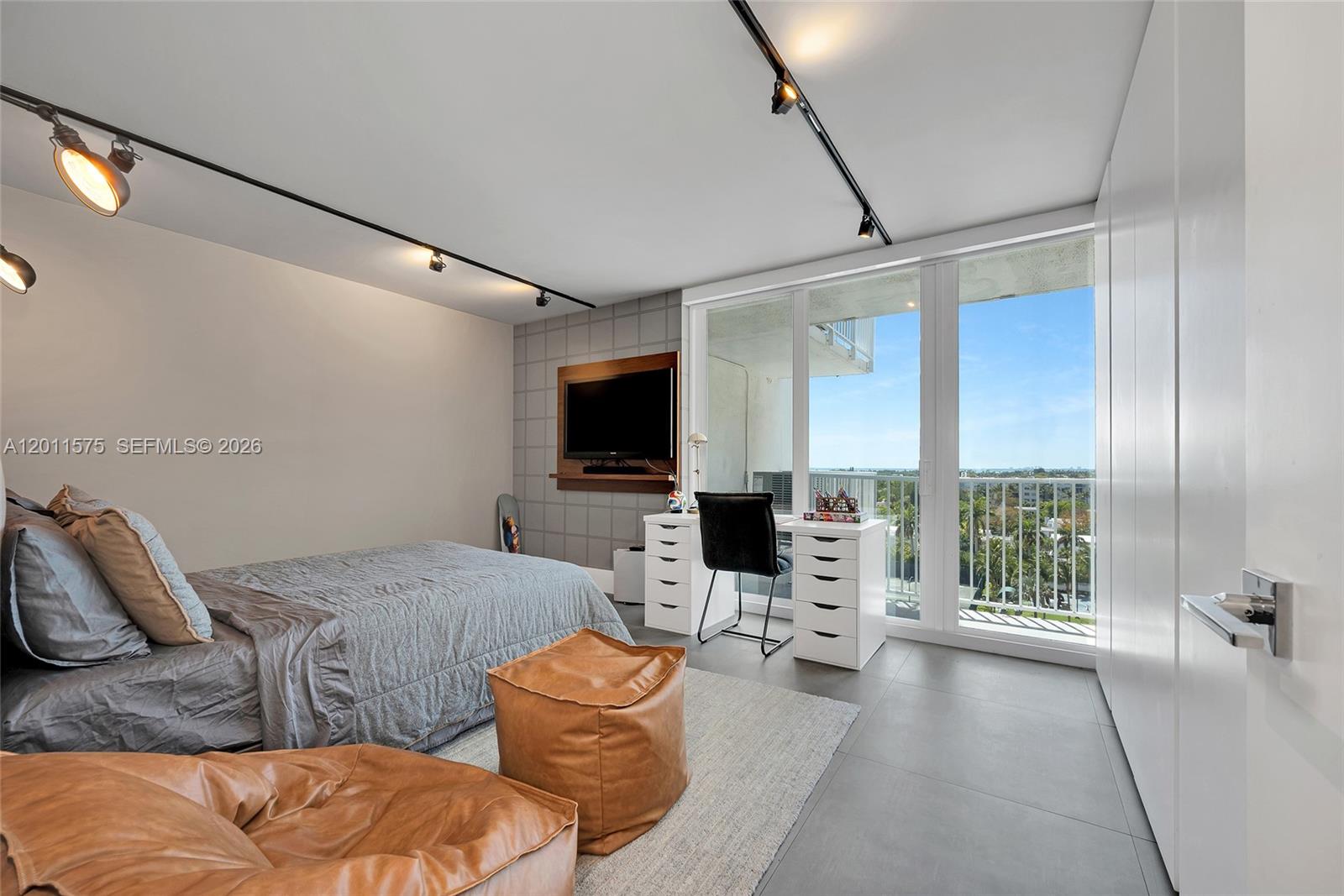 881 Ocean Dr #7D, Key Biscayne FL 33149