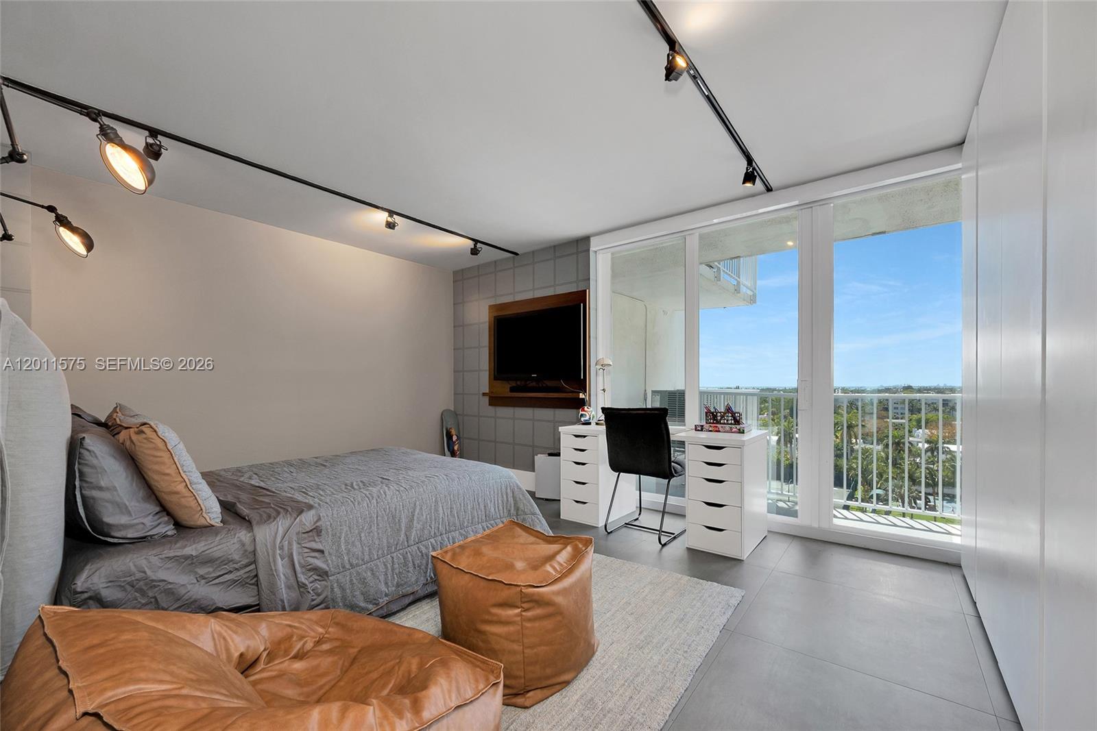 881 Ocean Dr #7D, Key Biscayne FL 33149