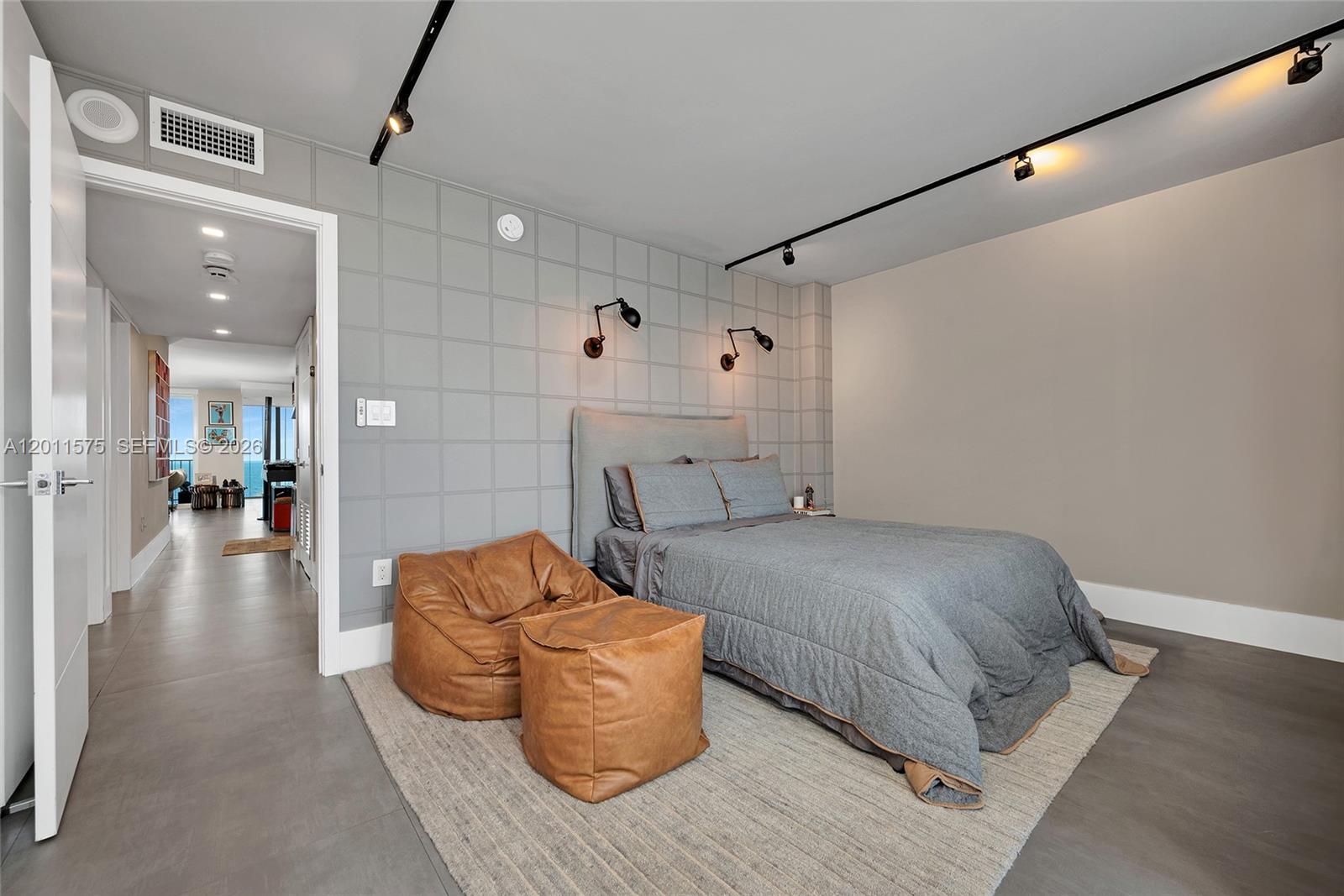 881 Ocean Dr #7D, Key Biscayne FL 33149