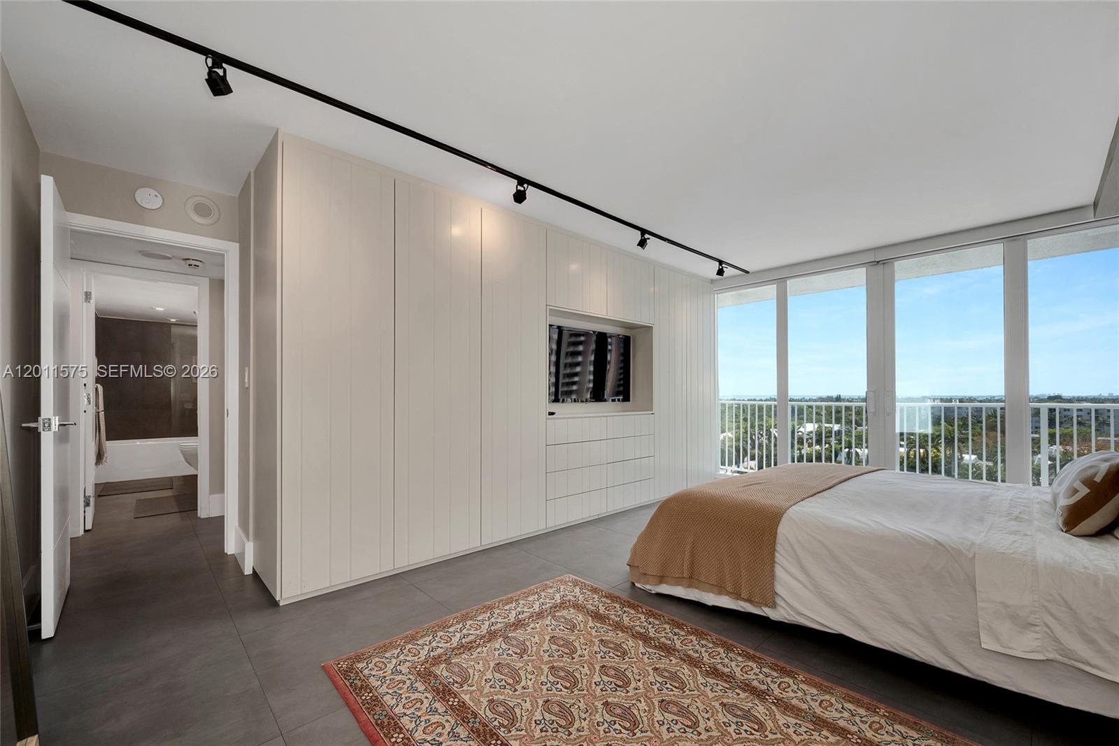 881 Ocean Dr #7D, Key Biscayne FL 33149