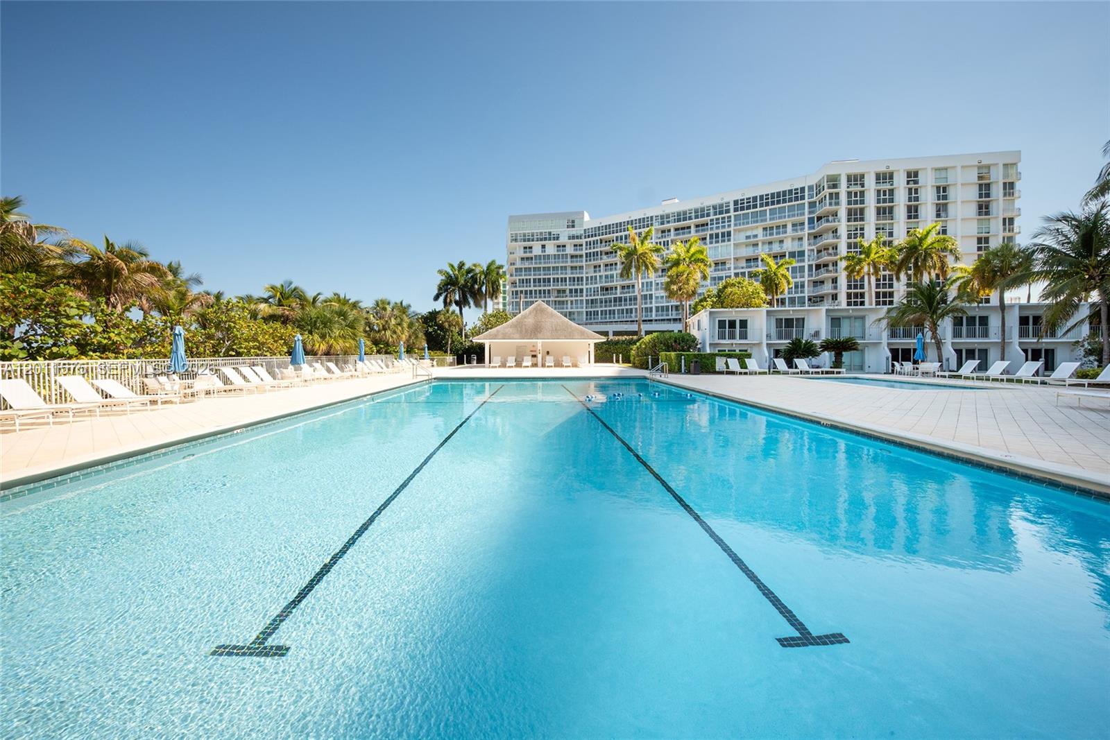 881 Ocean Dr #7D, Key Biscayne FL 33149