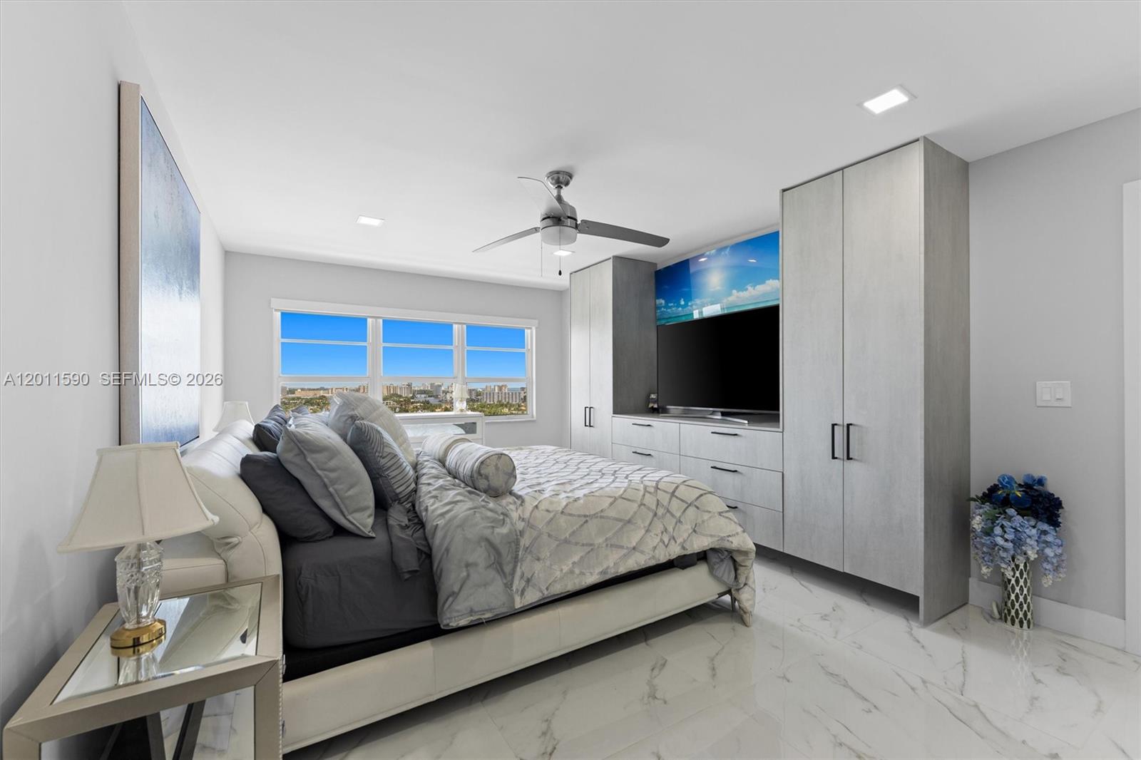 340 Sunset Dr #1810, Fort Lauderdale FL 33301