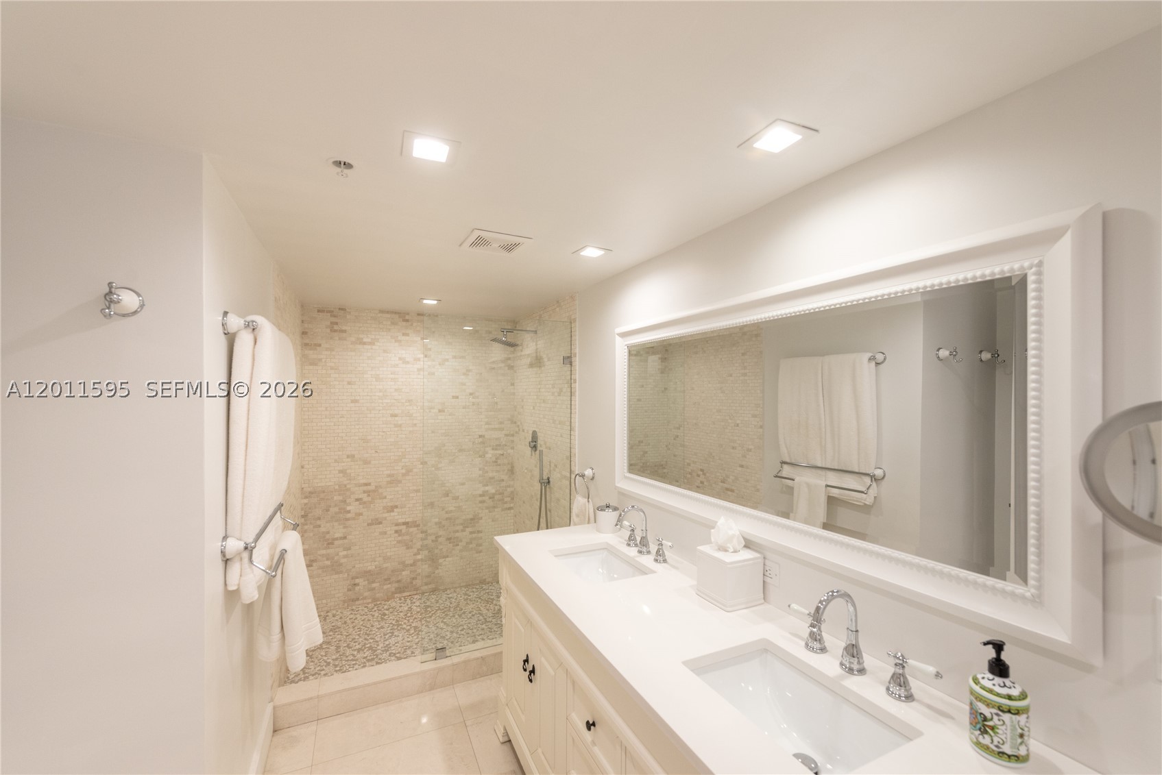201 Crandon Blvd #138, Key Biscayne FL 33149