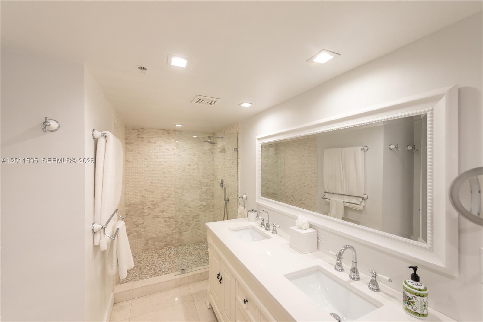 201 Crandon Blvd #138, Key Biscayne FL 33149