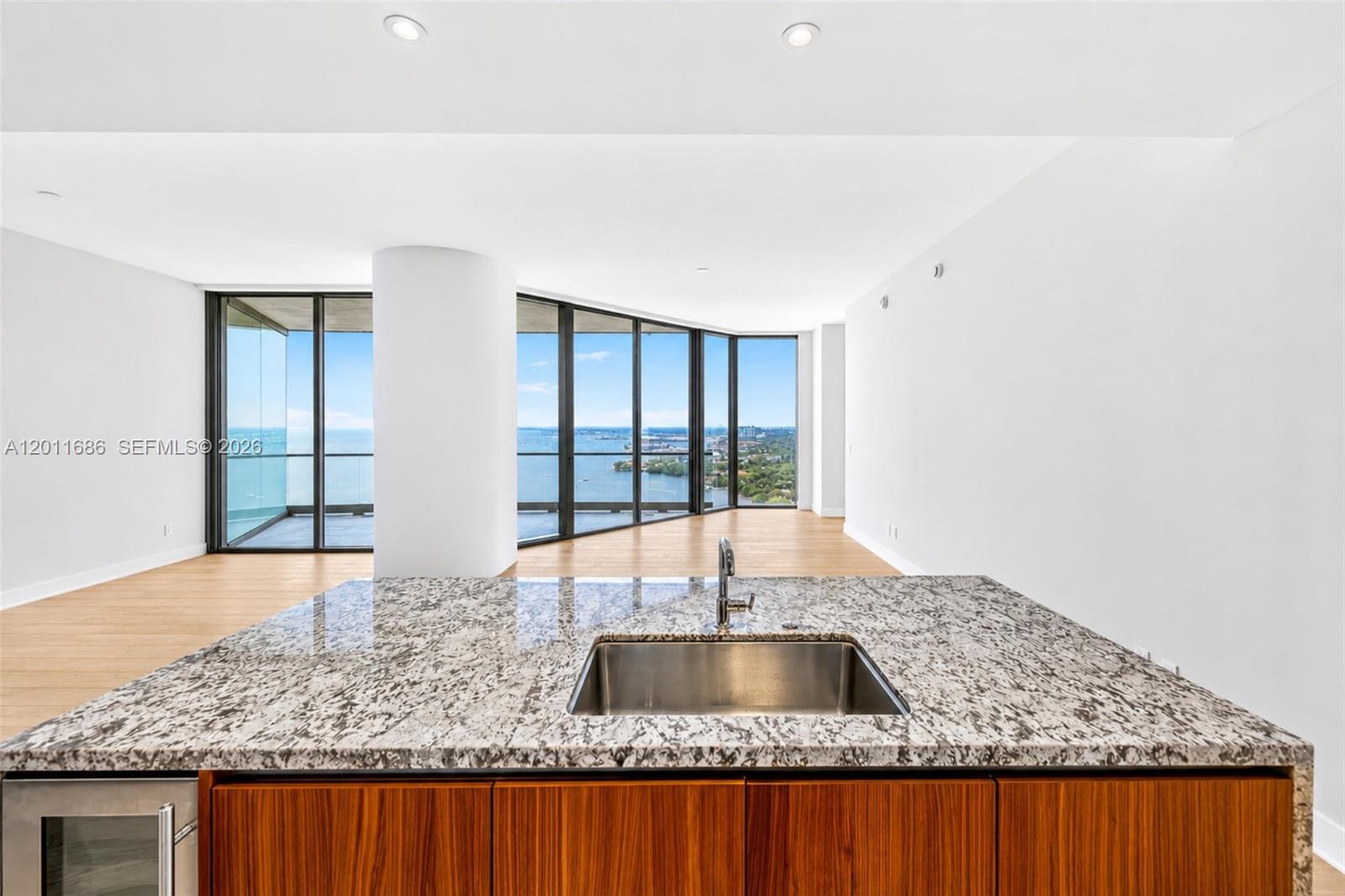 175 25 RD #3303, Miami FL 33129