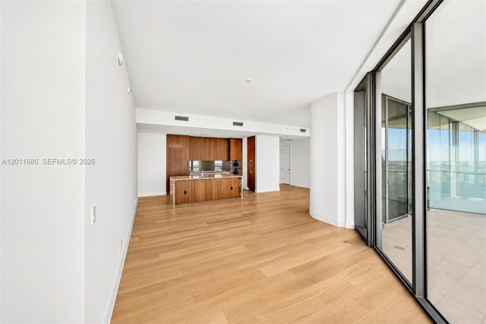 175 25 RD #3303, Miami FL 33129