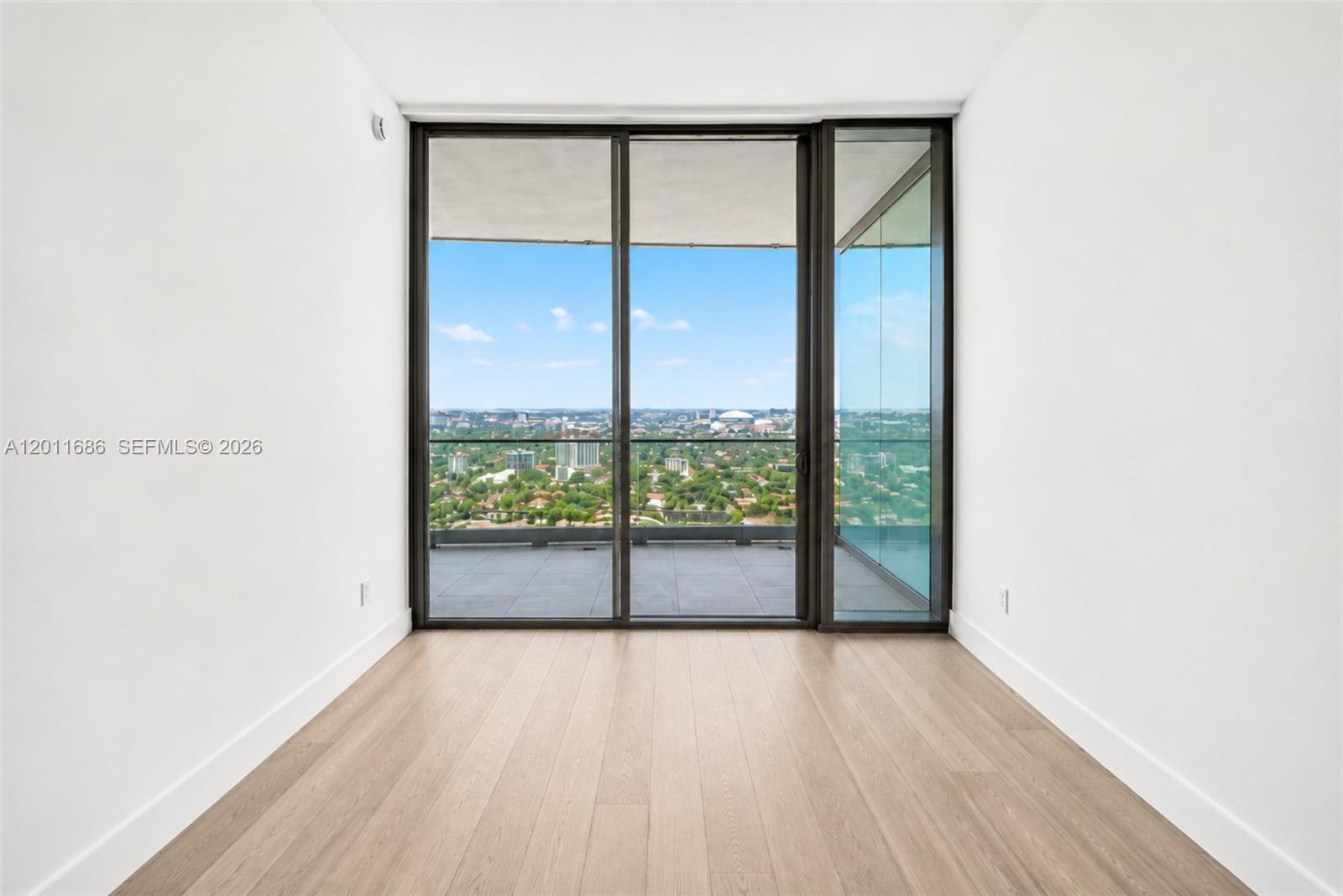 175 25 RD #3303, Miami FL 33129