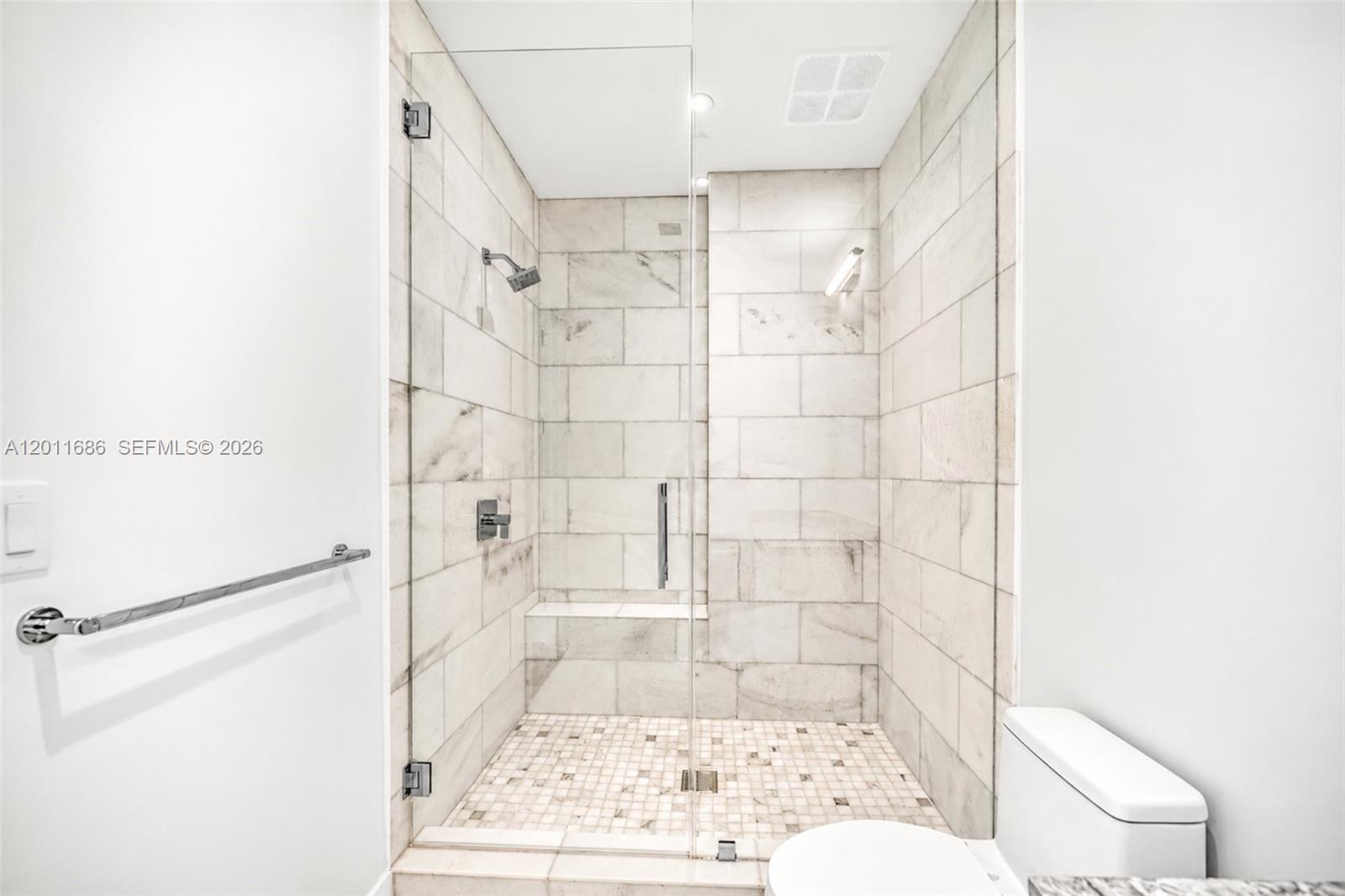 175 25 RD #3303, Miami FL 33129
