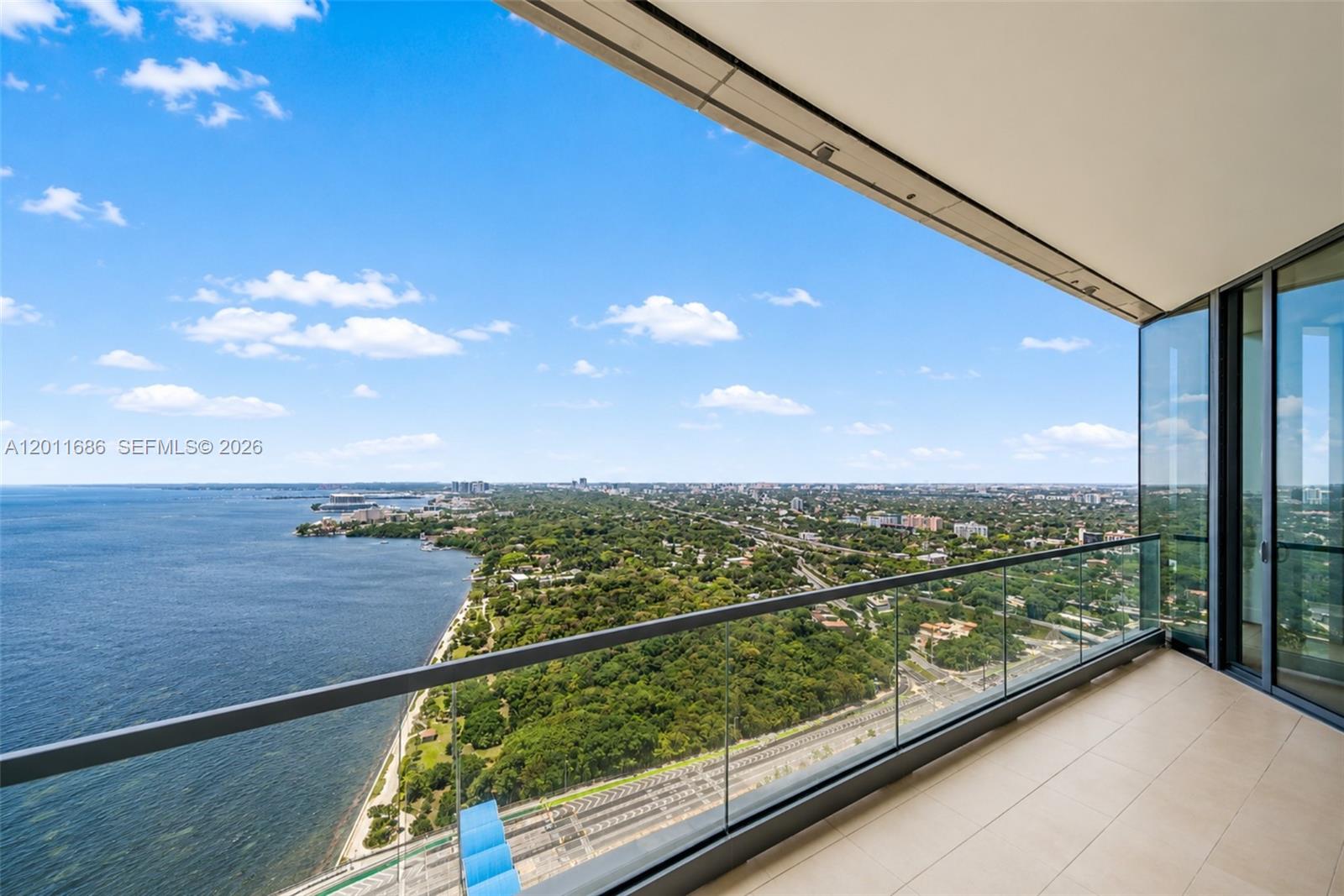 175 25 RD #3303, Miami FL 33129