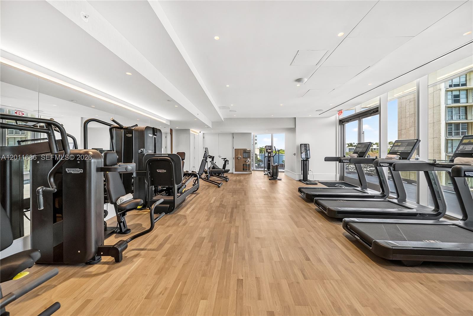 175 25 RD #3303, Miami FL 33129