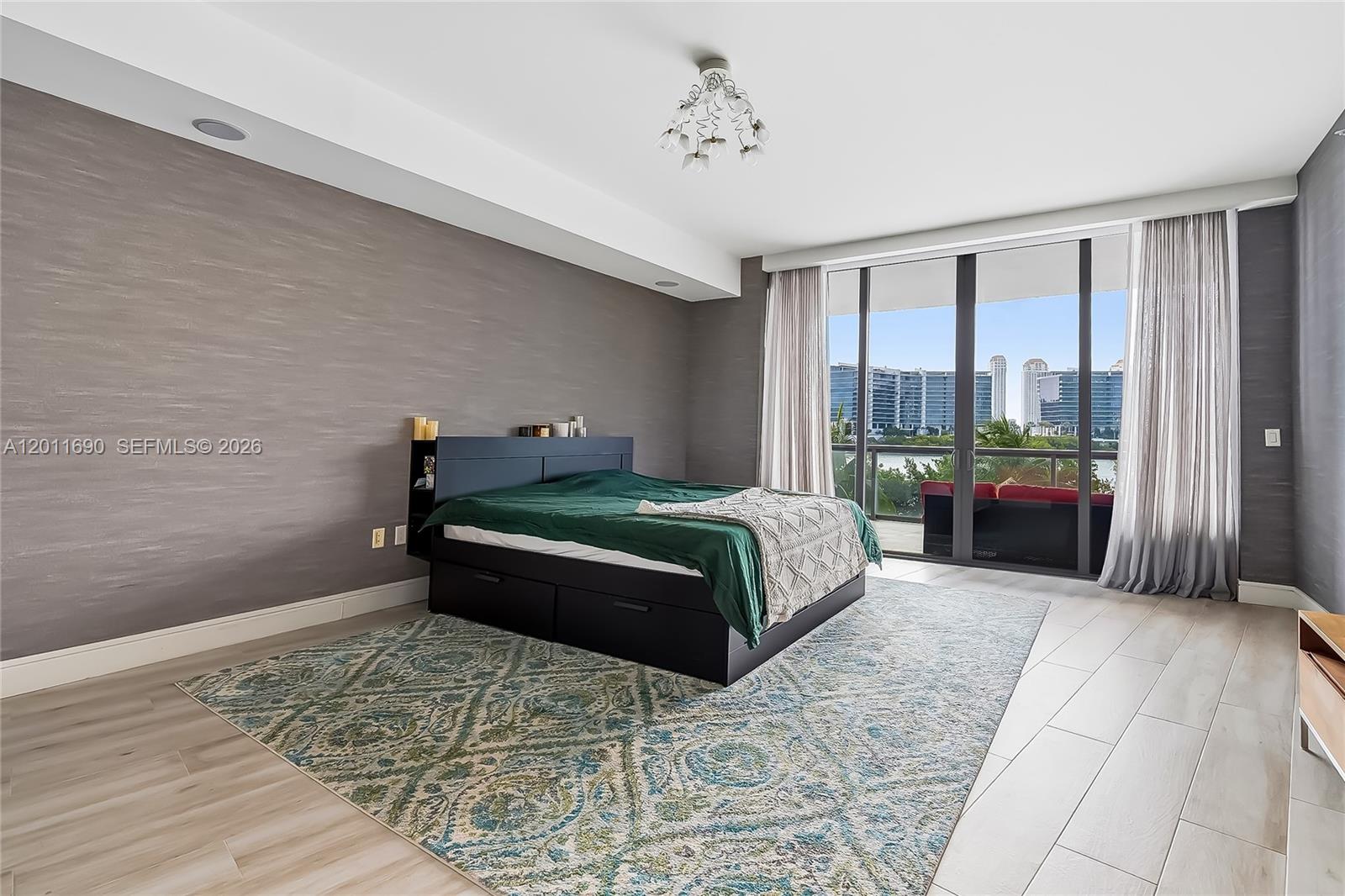 3300 NE 188th St #216, Aventura FL 33180