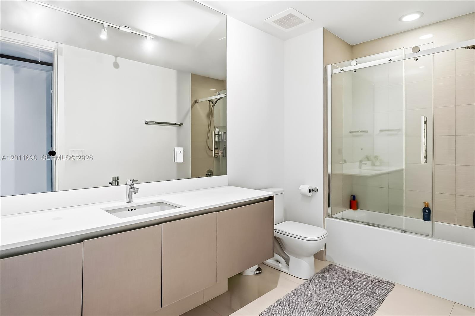 3300 NE 188th St #216, Aventura FL 33180