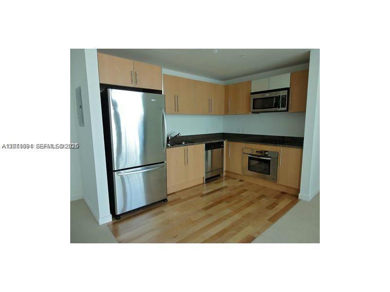 300 S Biscayne Blvd #T-2903, Miami FL 33131