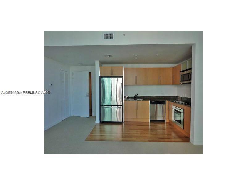 300 S Biscayne Blvd #T-2903, Miami FL 33131