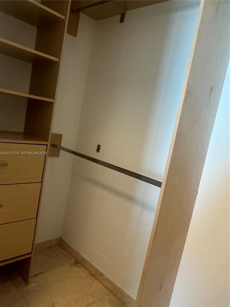 900 Biscayne Blvd #2904, Miami FL 33132
