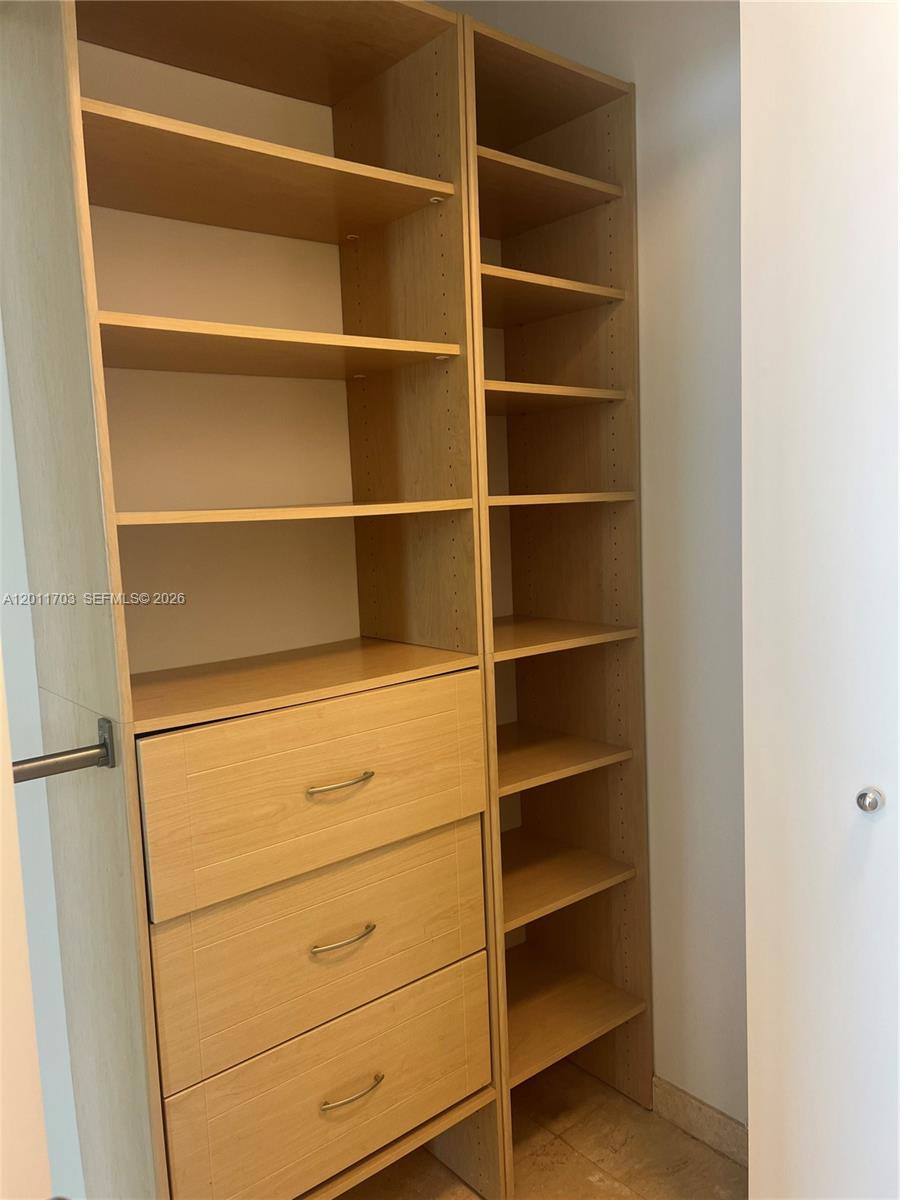 900 Biscayne Blvd #2904, Miami FL 33132
