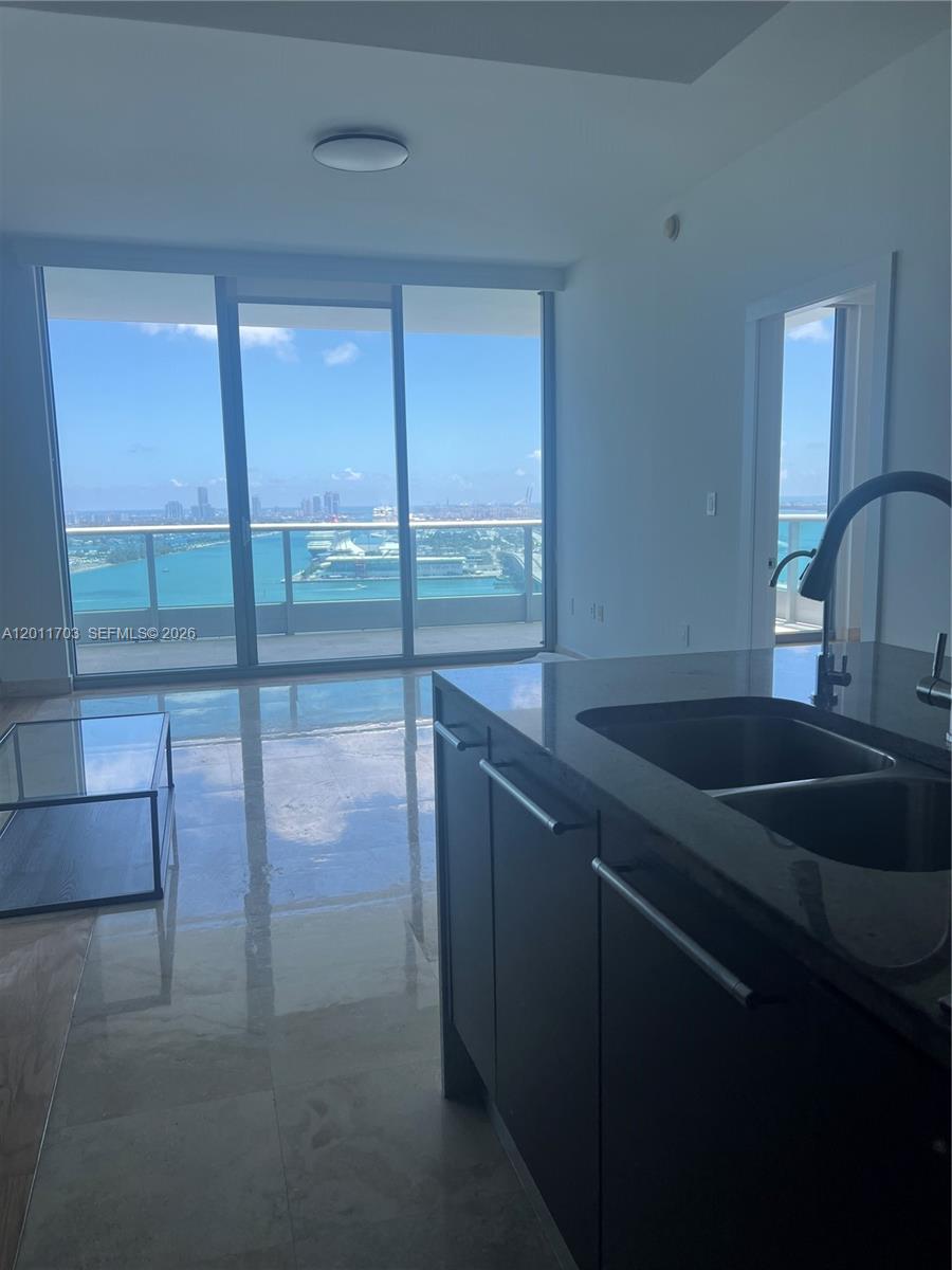 900 Biscayne Blvd #2904, Miami FL 33132