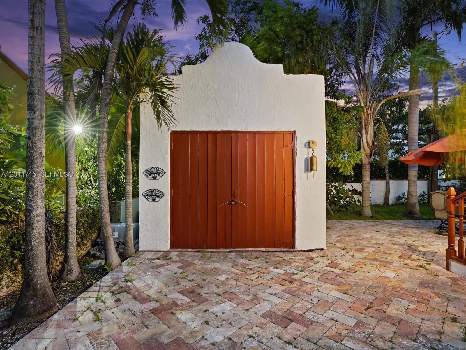 1137 Asturia Ave, Coral Gables FL 33134