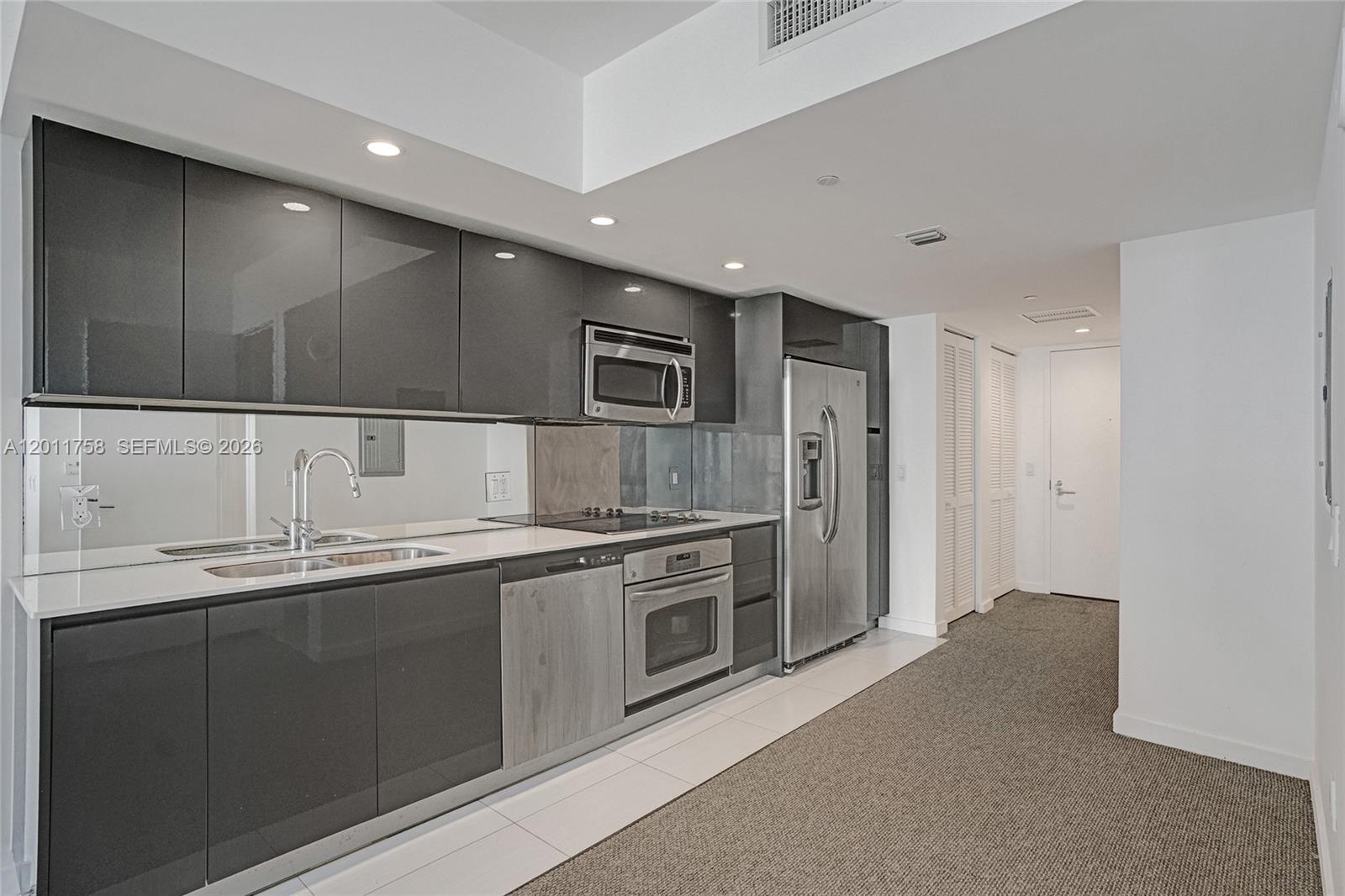 31 SE 6th St #805, Miami FL 33131
