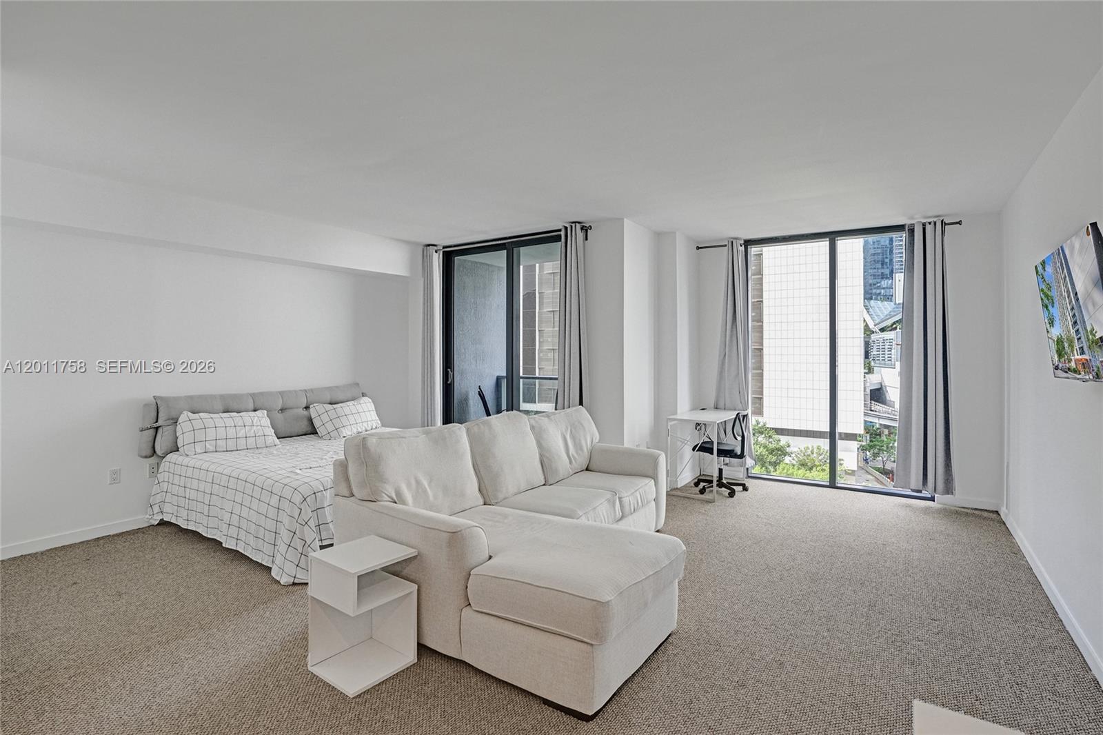 31 SE 6th St #805, Miami FL 33131