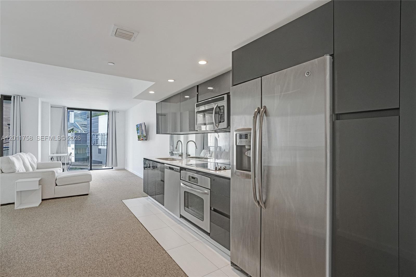 31 SE 6th St #805, Miami FL 33131