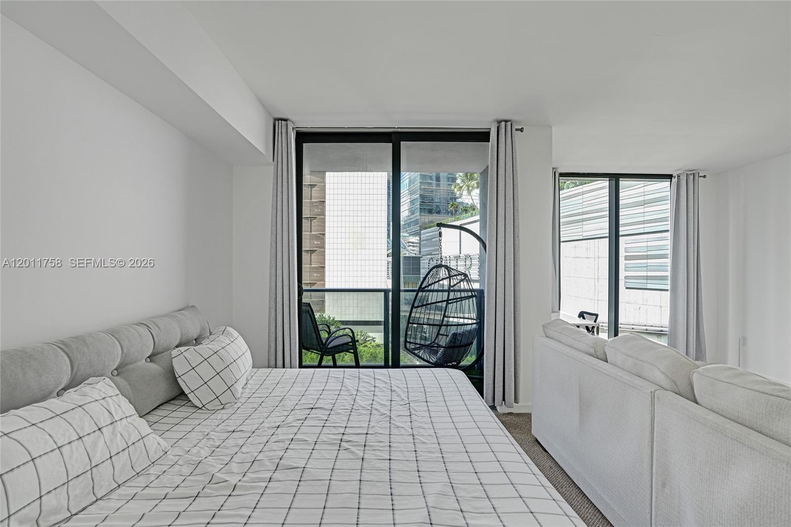 31 SE 6th St #805, Miami FL 33131