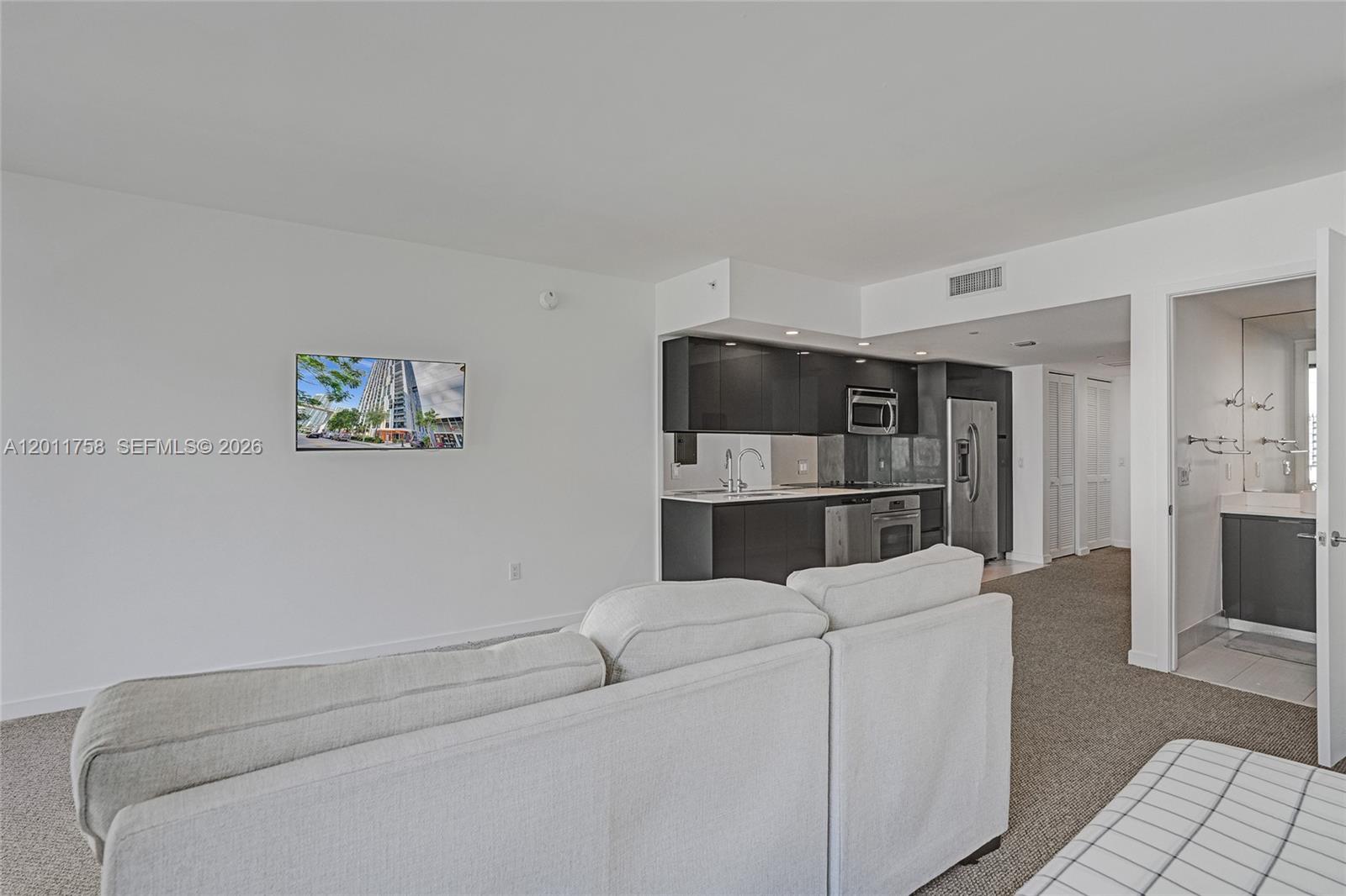 31 SE 6th St #805, Miami FL 33131