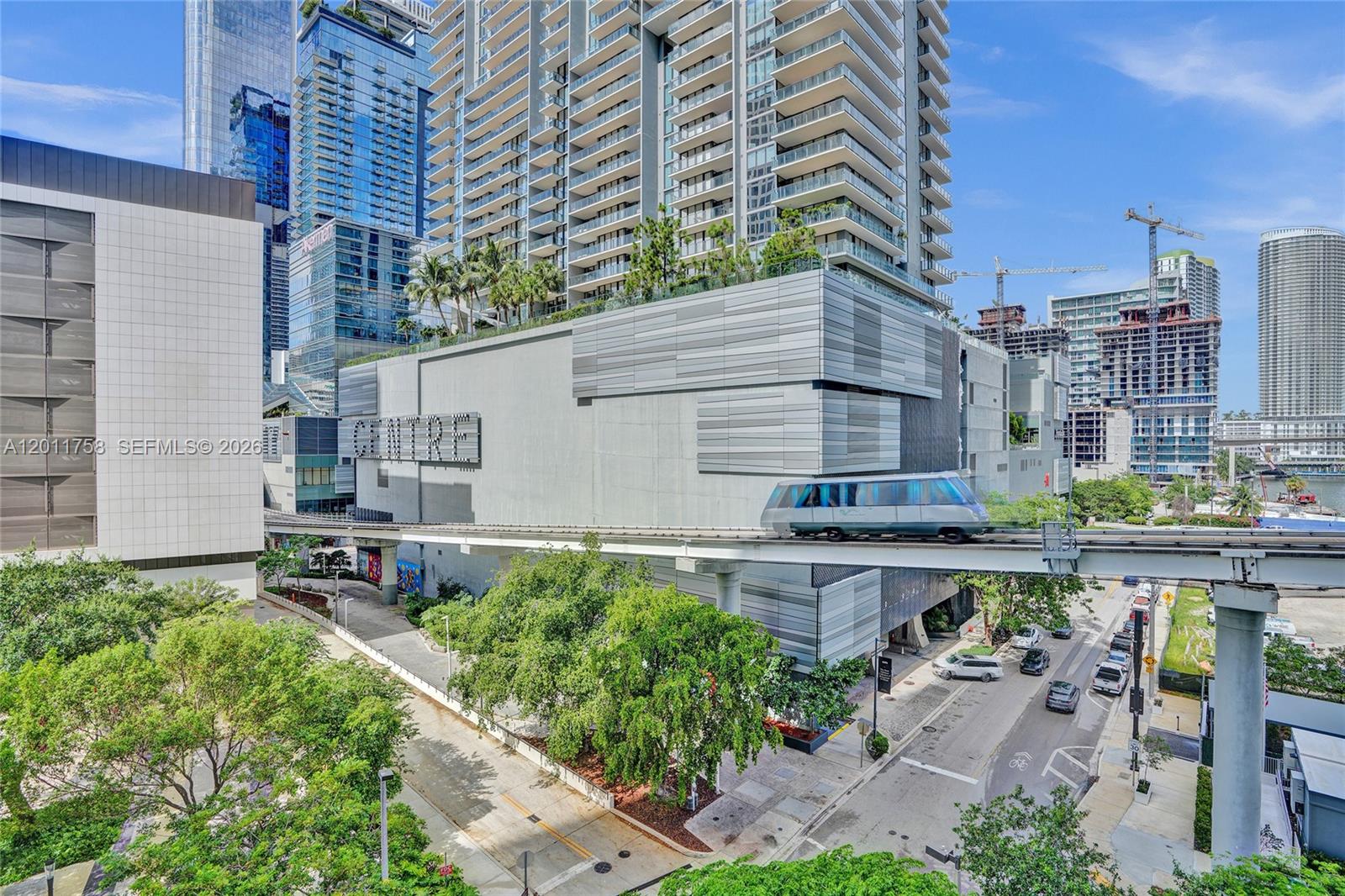 31 SE 6th St #805, Miami FL 33131