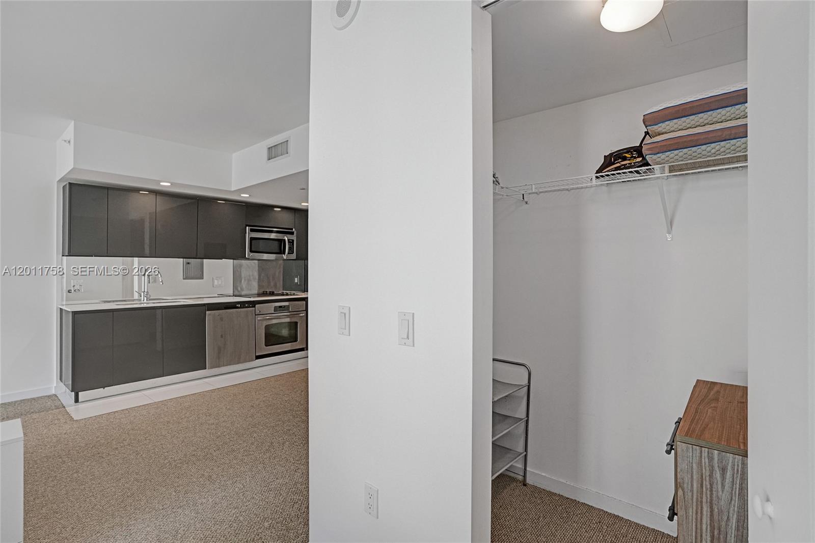 31 SE 6th St #805, Miami FL 33131