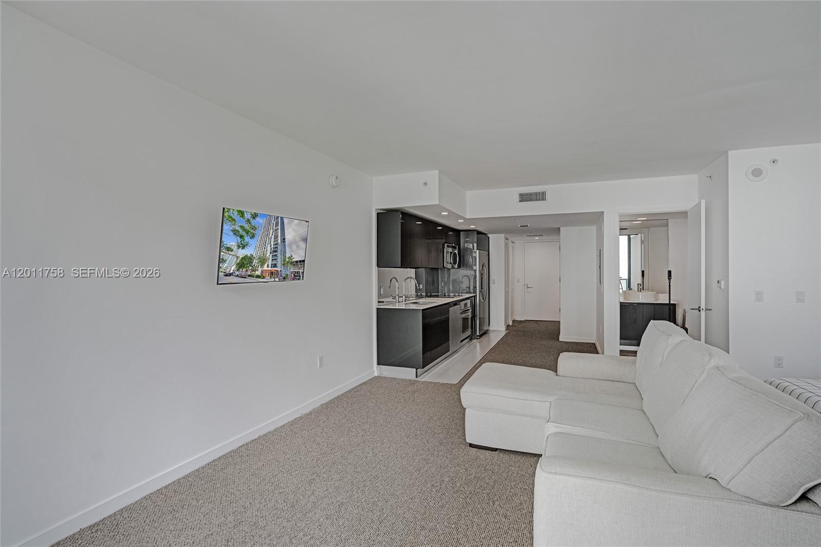 31 SE 6th St #805, Miami FL 33131