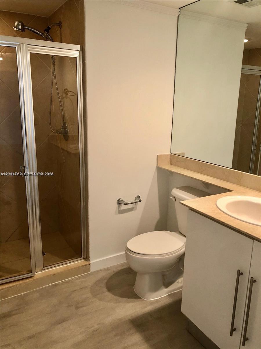 335 S Biscayne Blvd #3100, Miami FL 33131