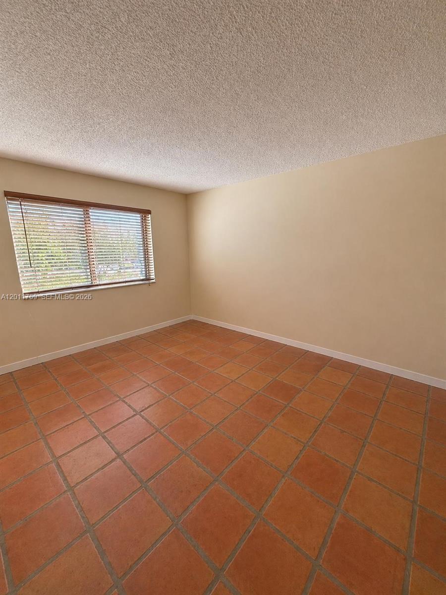 286 Racquet Club Rd #204, Weston FL 33326