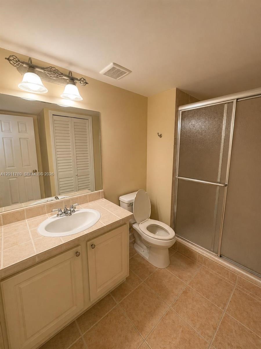 286 Racquet Club Rd #204, Weston FL 33326