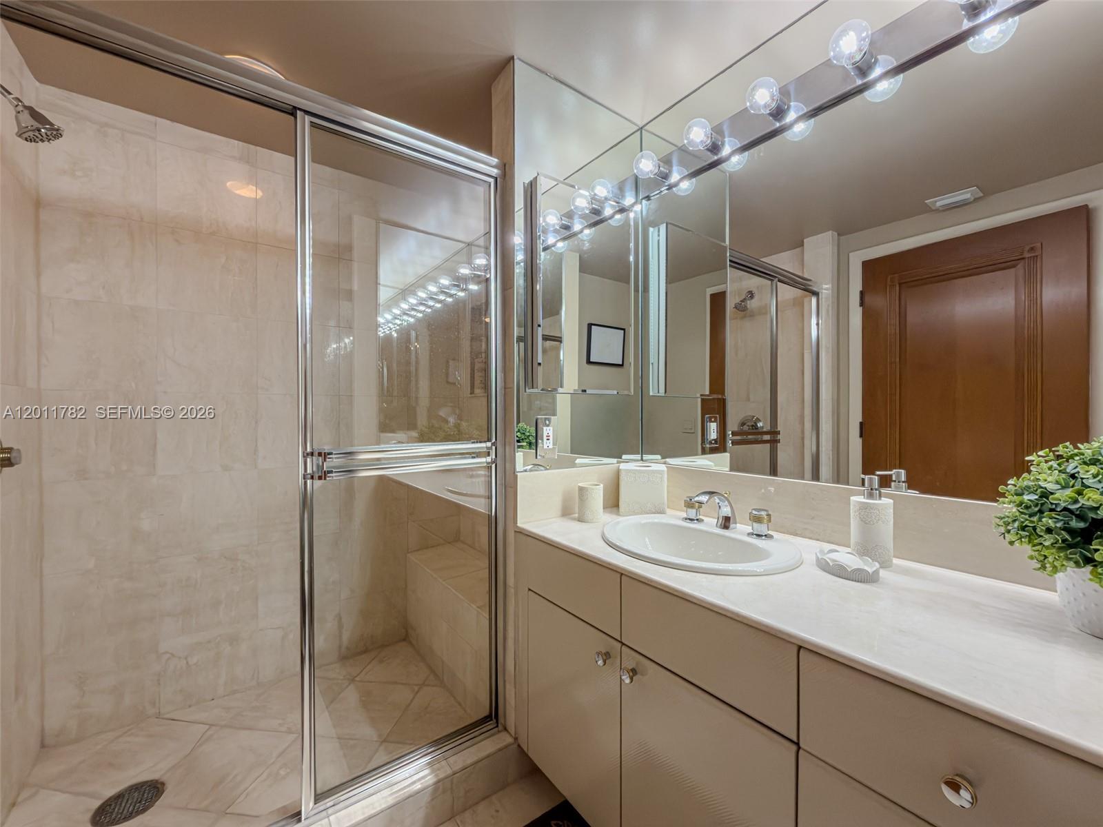 2000 Island Blvd #2503, Aventura FL 33160