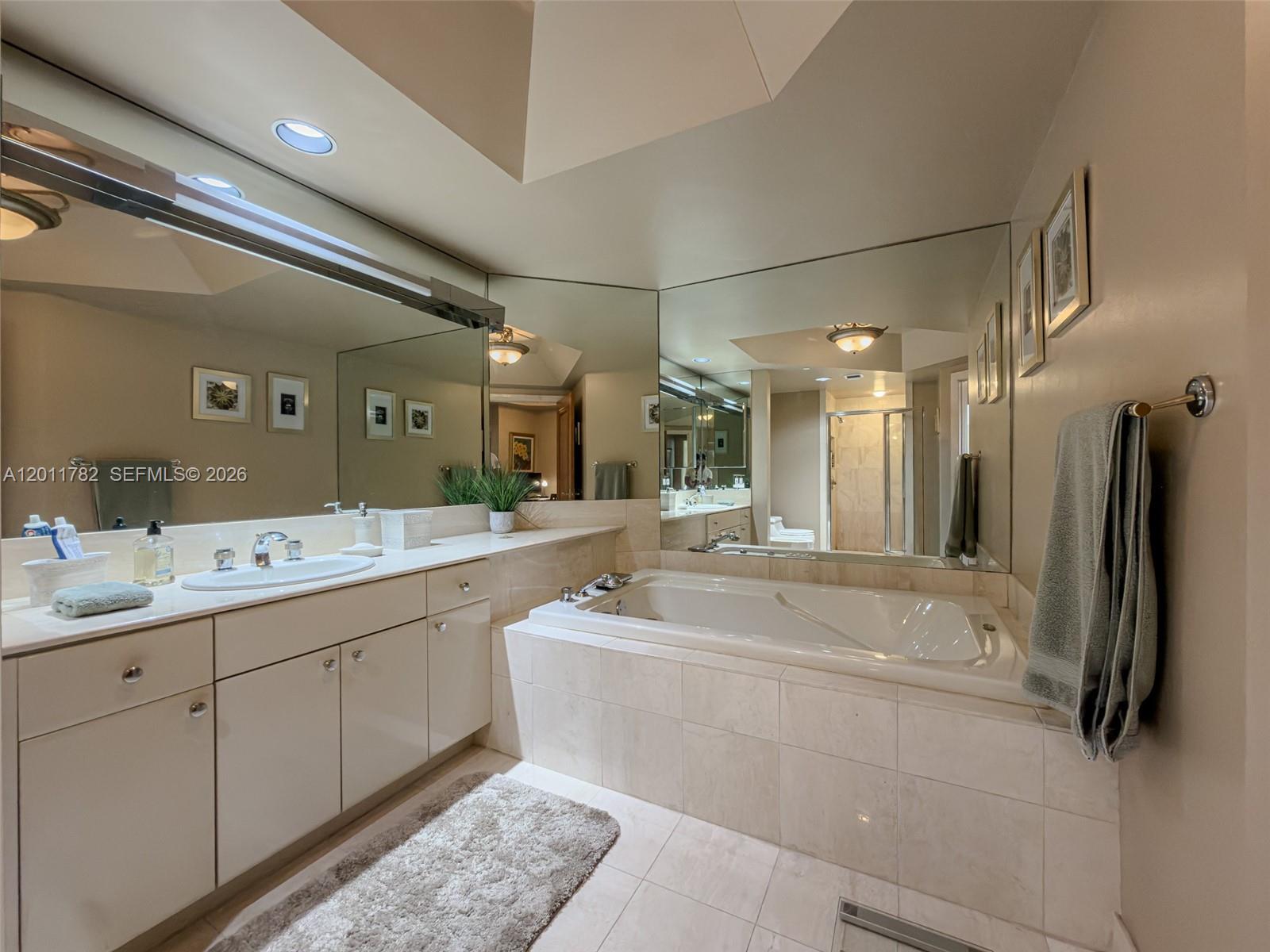 2000 Island Blvd #2503, Aventura FL 33160