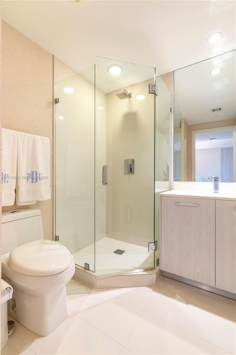 55 SW 9th St #3404, Miami FL 33130